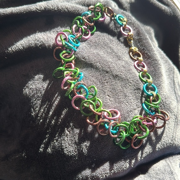 Fun and sassy chainmail necklace - Picture 4 of 4